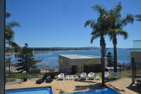 The Bluff Resort Apartments - Accommodation Australia 13