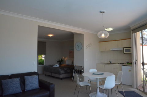 The Bluff Resort Apartments - Accommodation Australia 24