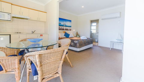 The Bluff Resort Apartments - Accommodation Australia 7