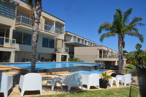 The Bluff Resort Apartments - Accommodation Australia 0