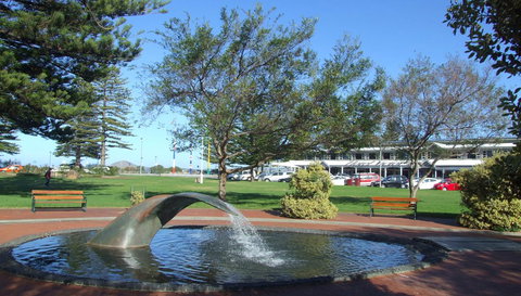 Nightcap At Hotel Victor - Australia Shopping 20