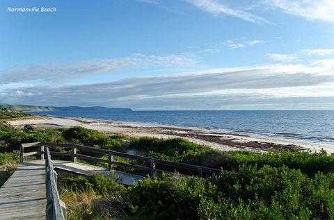 The Log Cabin - 47 Jetty Road - Accommodation Australia 12