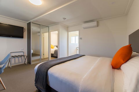 Mick O\'Sheas - Bed n Breakfasts 14