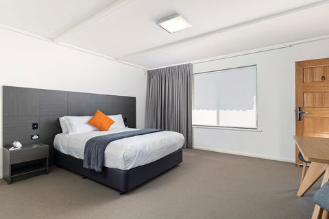 Mick O\'Sheas - Bed n Breakfasts 4