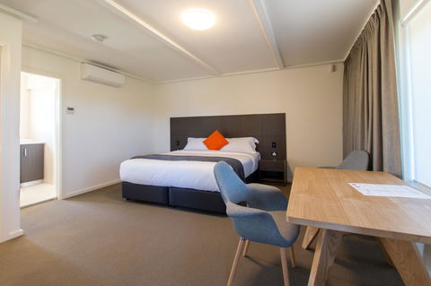Mick O\'Sheas - Bed n Breakfasts 29
