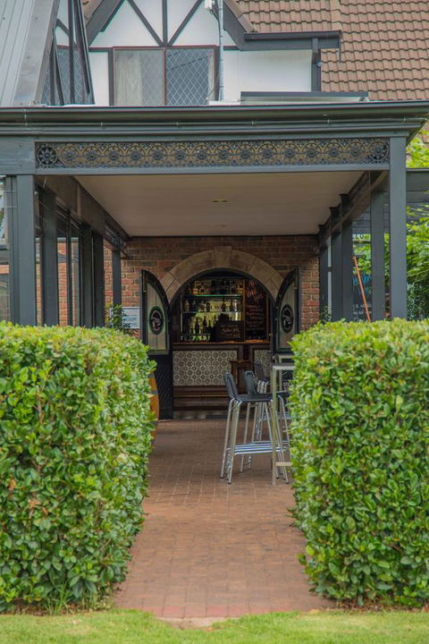 Mick O\'Sheas - Bed n Breakfasts 40