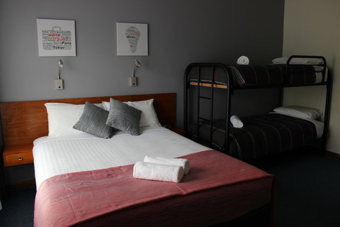 105 On The Park - Accommodation Australia 4