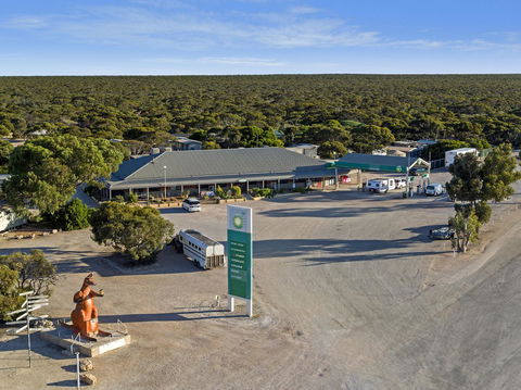 Border Village Roadhouse - Australia Shopping 22