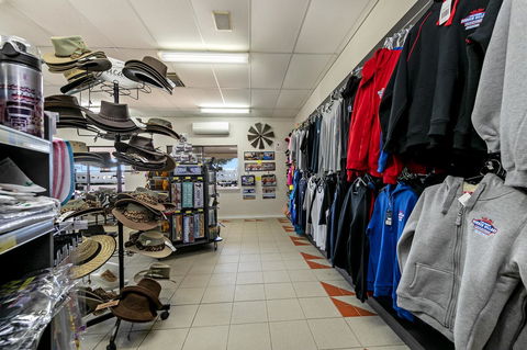 Border Village Roadhouse - Australia Shopping 11