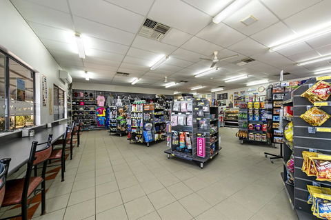 Border Village Roadhouse - Australia Shopping 10