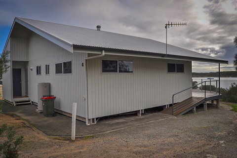 Rest A Shore Coffin Bay - Australia Shopping 12