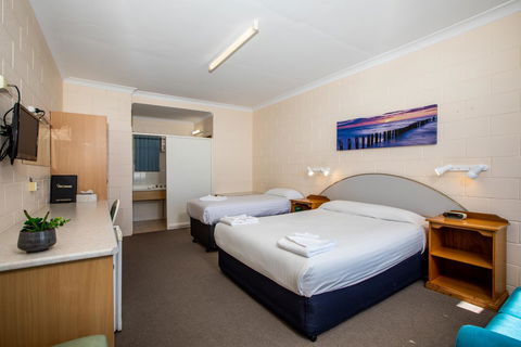 Blue Seas Motel - Accommodation Australia 3