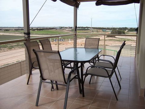 Relax On Par - Accommodation Australia 11