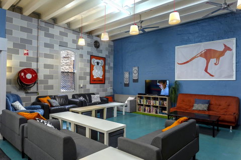 Tequila Sunrise Hostel Adelaide - Bed n Breakfasts 5