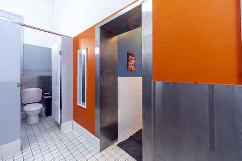 Tequila Sunrise Hostel Adelaide - Bed n Breakfasts 8