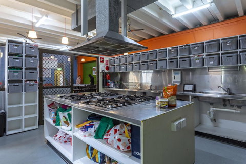 Tequila Sunrise Hostel Adelaide - Bed n Breakfasts 10