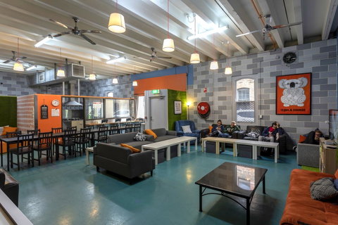 Tequila Sunrise Hostel Adelaide - Bed n Breakfasts 19