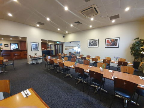 Pier Hotel Port Lincoln - Accommodation Australia 9