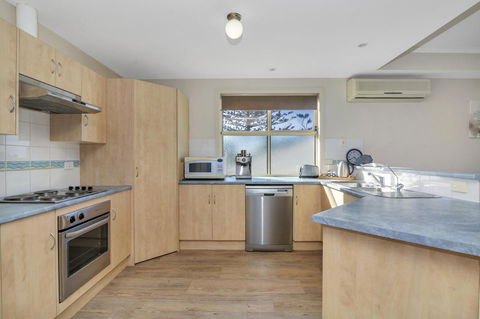 The Lighthouse - Port Willunga - C21 SouthCoast Holidays - Accommodation Australia 6