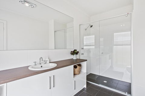 Sea View At Silver Sands - C21 SouthCoast Holidays - Accommodation Australia 12