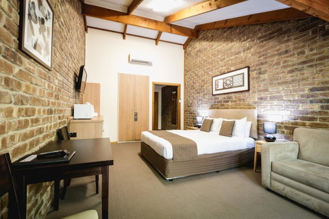 The Lodge By Manna - Local Tourism 3