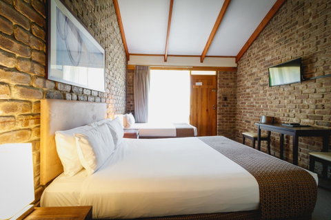 The Lodge By Manna - Local Tourism 10