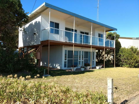 Seafront Shack - Accommodation Australia 4
