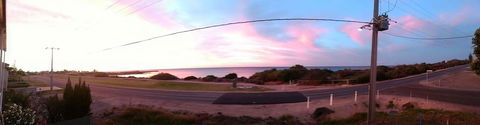Seafront Shack - Accommodation Australia 3