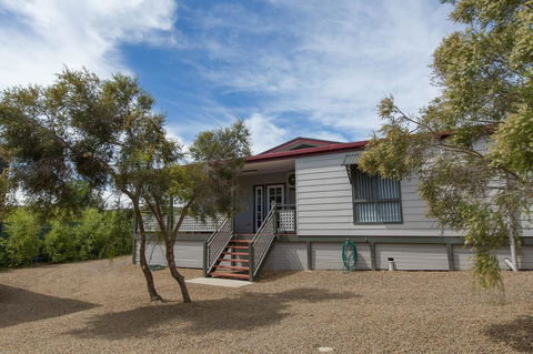 Desert Pea - Accommodation Australia 11