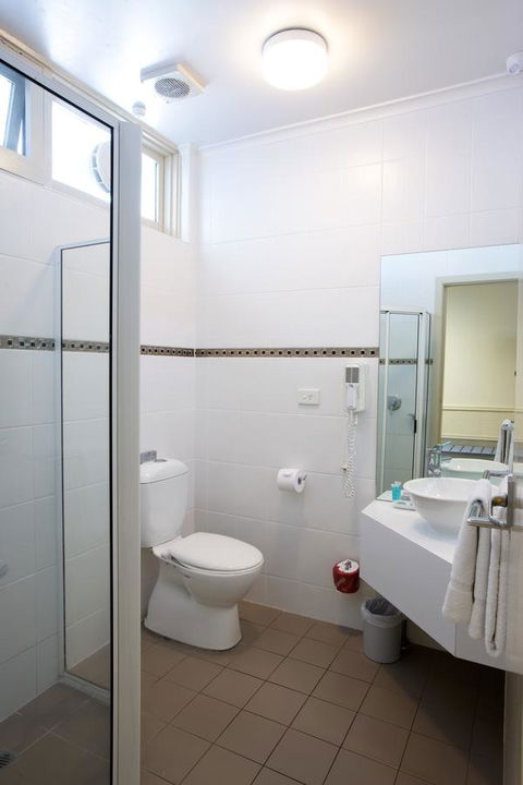 The Commodore - Accommodation Australia 28