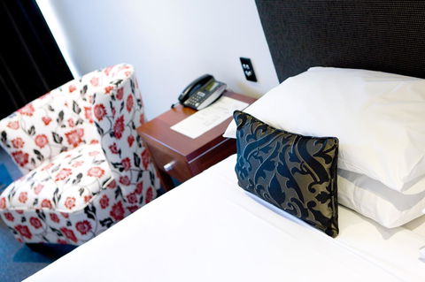The Commodore - Accommodation Australia 34