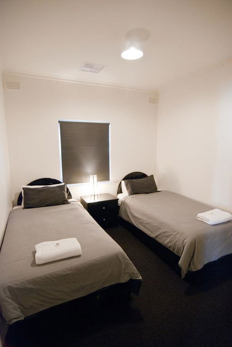 The Commodore - Accommodation Australia 18