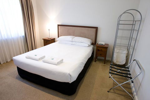 The Commodore - Accommodation Australia 22