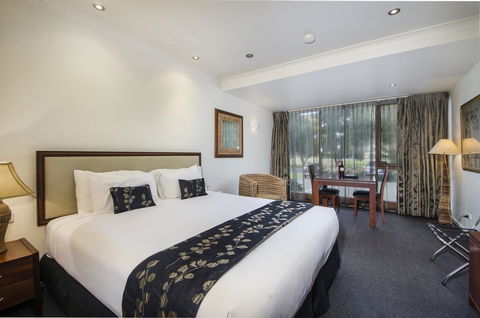 The Commodore - Accommodation Australia 44
