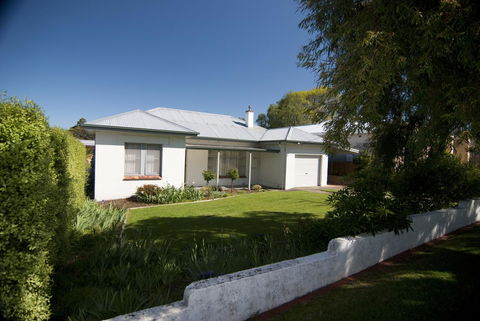 The Commodore - Accommodation Australia 20