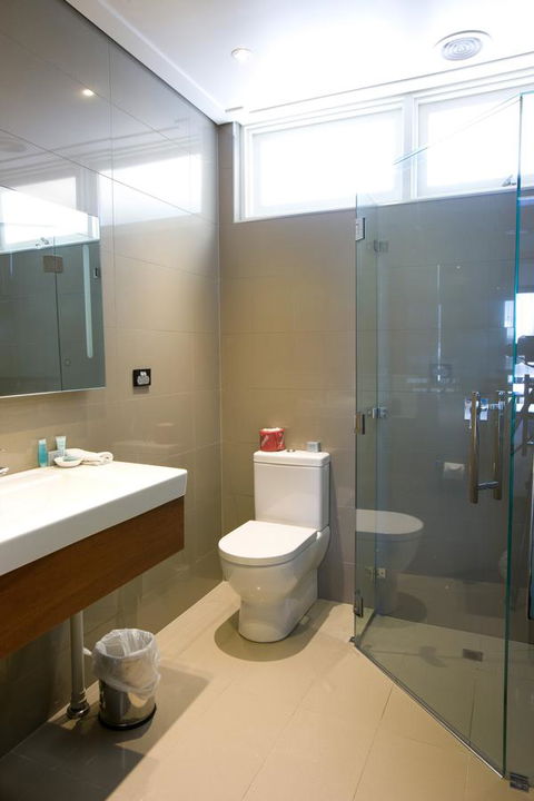 The Commodore - Accommodation Australia 36