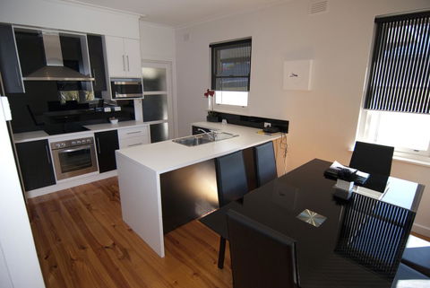 The Commodore - Accommodation Australia 16