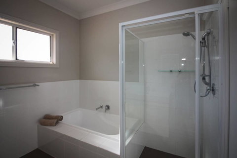 Waterfront On Osprey - Australia Shopping 21