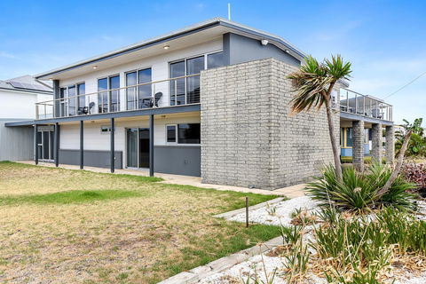 Esplanade Escape - Accommodation Australia 32