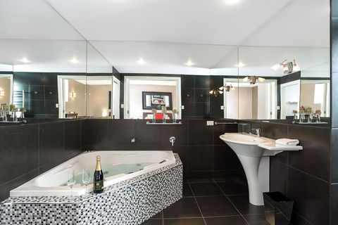 Esplanade Escape - Accommodation Australia 34