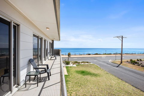 Esplanade Escape - Accommodation Australia 10
