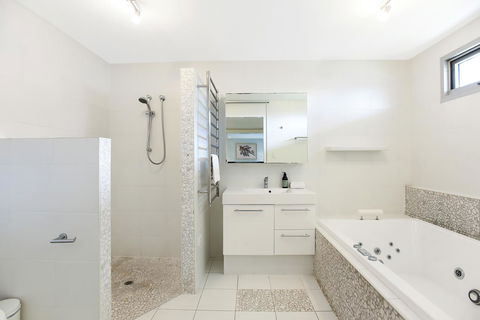 Esplanade Escape - Accommodation Australia 22