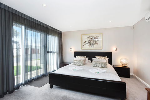 Esplanade Escape - Accommodation Australia 25