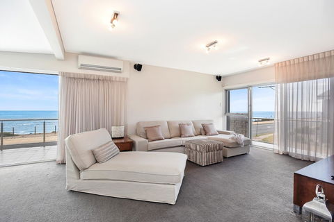 Esplanade Escape - Accommodation Australia 17