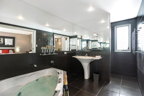 Esplanade Escape - Accommodation Australia 7
