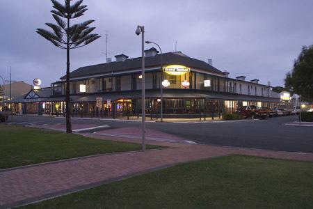 Grand Tasman Hotel - Australia Shopping 16