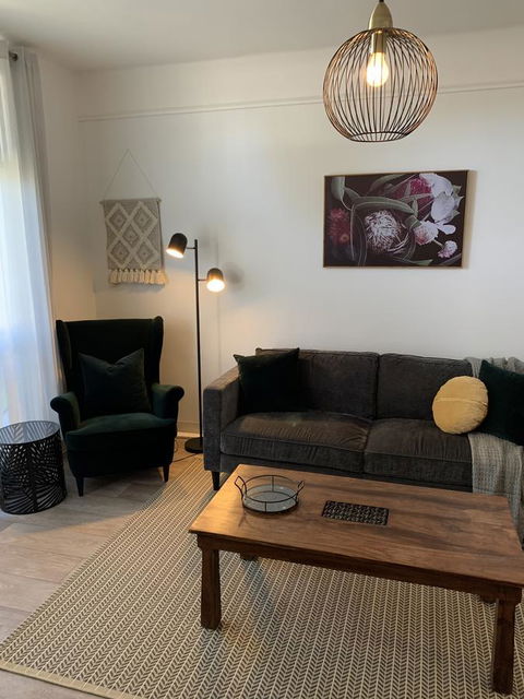 Sunshine Four - Accommodation Australia 9