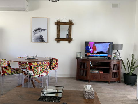Sunshine Four - Accommodation Australia 4