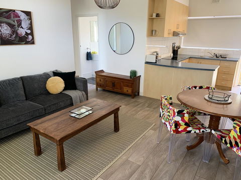 Sunshine Four - Accommodation Australia 0