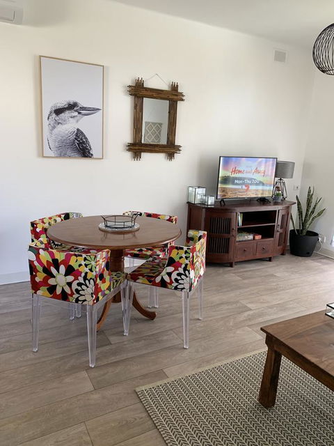 Sunshine Four - Accommodation Australia 3